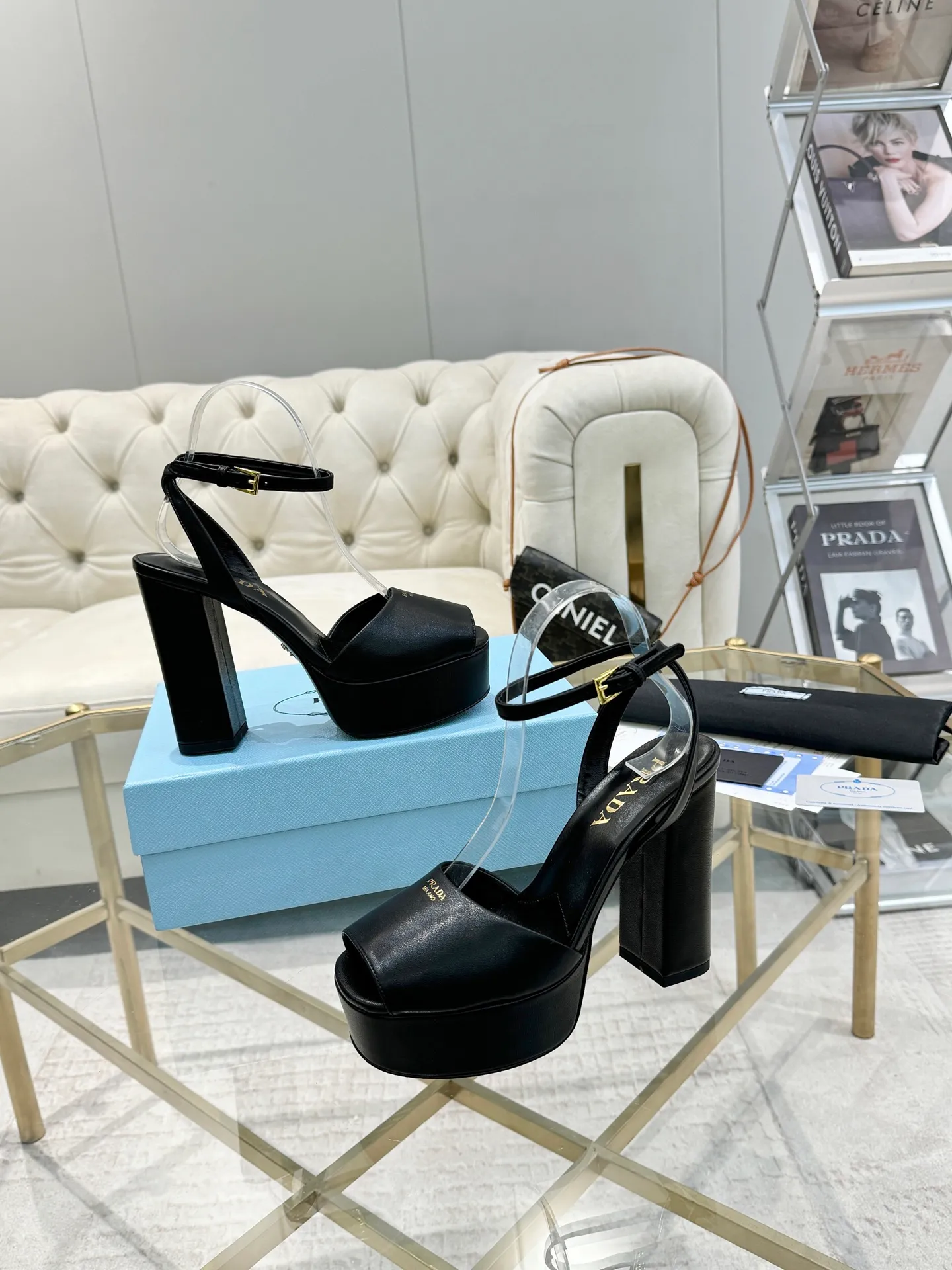👟👟Ex-factory price 600👟👟 (imitation leather bottom-20) New arrival 👉Ready stock👈Remove the original board and make a 1:1 replica‼ ️The highest version ✅ Prada's early spring catwalk hot style 😘The latest spring style thick square toe water platform series (genuine leather outsole), (simulated leather sole) goddess must-have for super beautiful feet 👉The upper is made of imported original calfskin, soft and textured, lining + foot pads, imported sheepskin lining, breathable and comfortable, private model water platform, heel, water platform 3.5M, heel height 12M Code number 35M-39M (34 40 41 42 43 is custom-made and cannot be returned or exchanged)